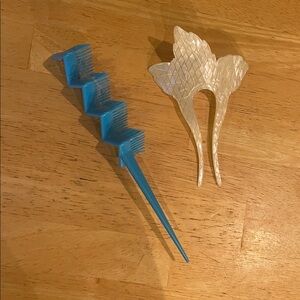 Scunci Pearl-Effect Hair Fork and Bright Blue Zigzag Styling Comb